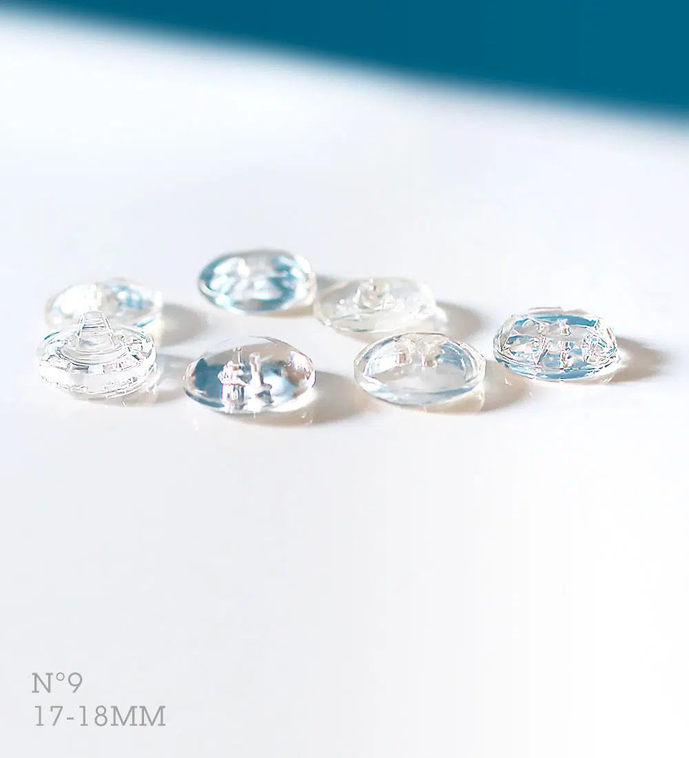 No.9_ 7 boutons vintages variés en verre transparent 17-18 mm