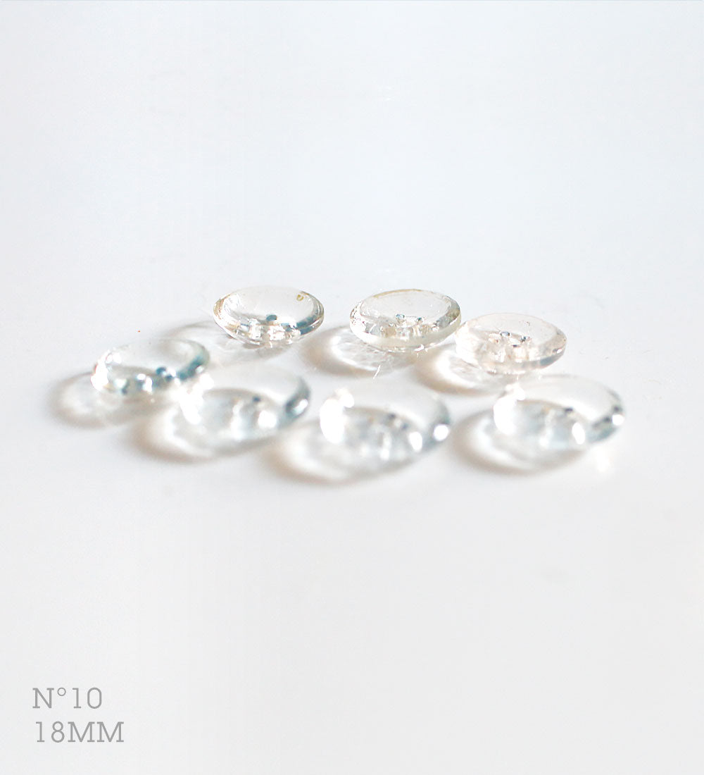 No.10 | Boutons presque identiques vintages en verre transparent à 4 trous 18 mm | Lot de 7