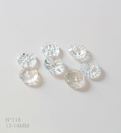 No.118_ 7 boutons vintages variés en verre transparent 13-14 mm
