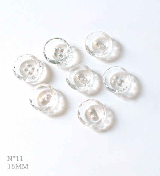 No.11 | Vintage nearly identical clear glass buttons with 2 or 4 holes, 18 mm | Set of 7