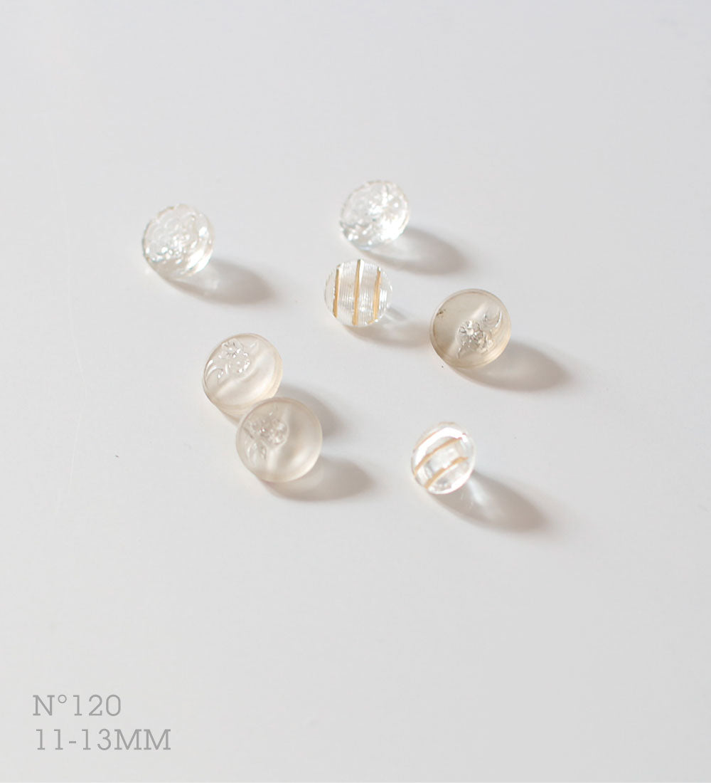 No.120_ 7 boutons vintages variés en verre transparent 11-13 mm