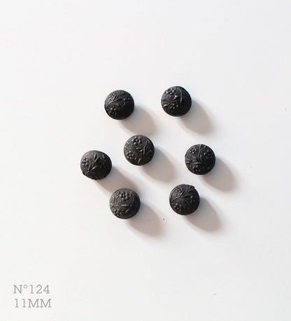 No.124 | Boutons identiques vintages en plastique ou bois 11 mm | Lot de 7