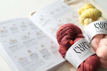 Booklet Kit No.3: 3 kinds of socks for everyday use with wool in vegetable dyeing, PDF pattern + yarn + pouch