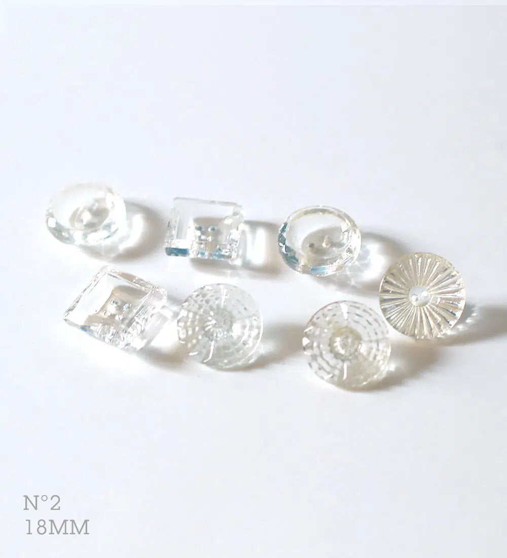 No.2 | Boutons vintages variés en verre transparent 18 mm | Lot de 7