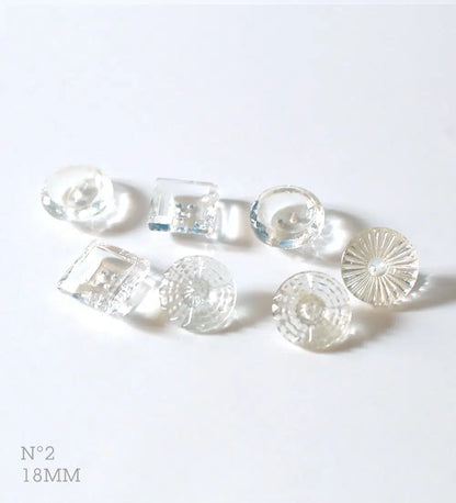 No.2 | Boutons vintages variés en verre transparent 18 mm | Lot de 7