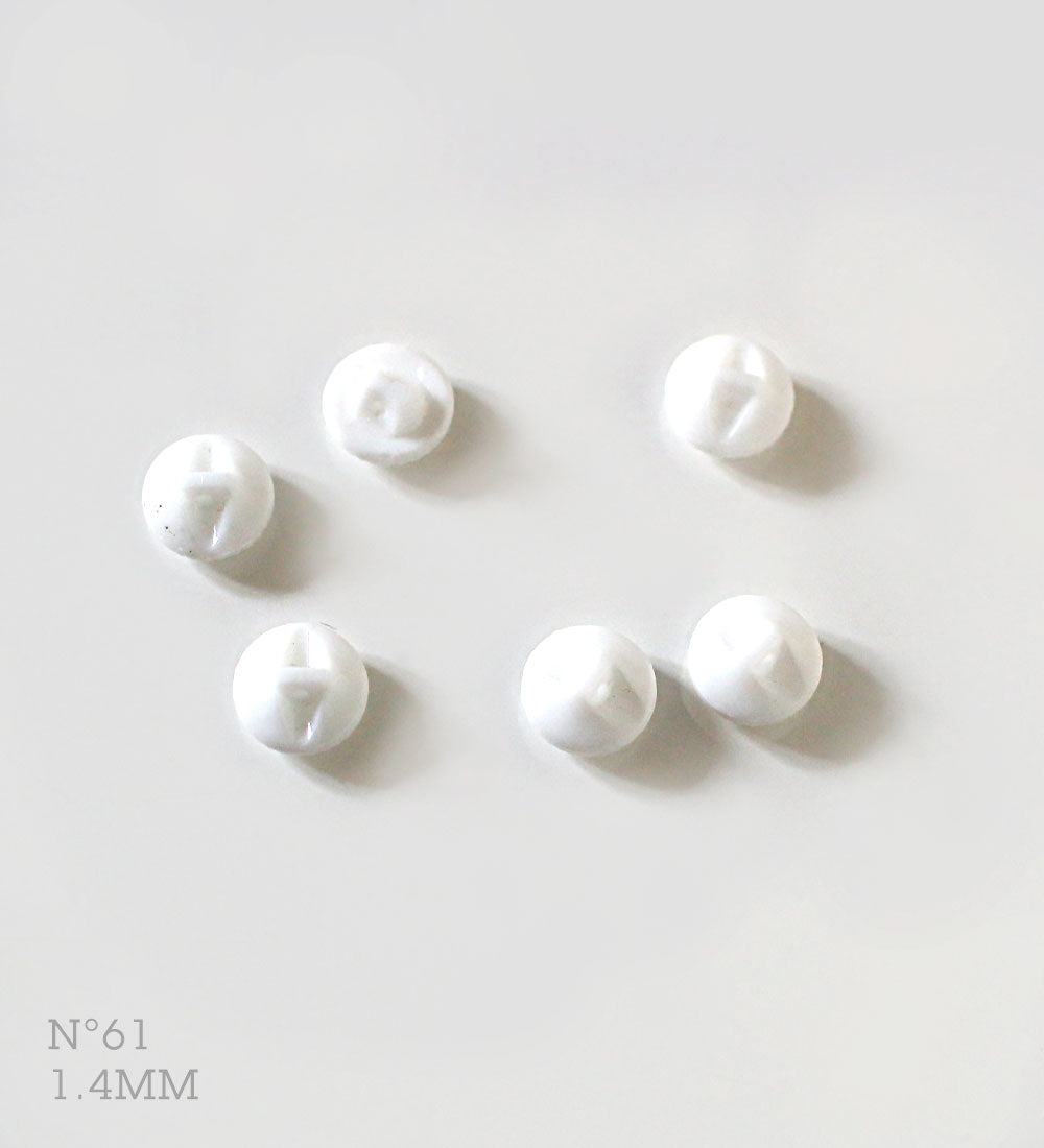 No.61 | Boutons identiques vintages en verre, blanc 14 mm | Lot de 6 ou 7