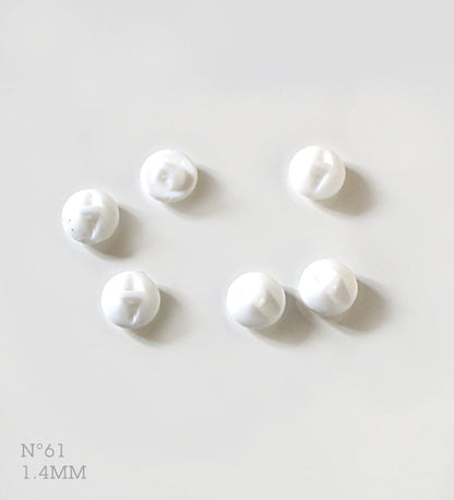 No.61 | Boutons identiques vintages en verre, blanc 14 mm | Lot de 6 ou 7