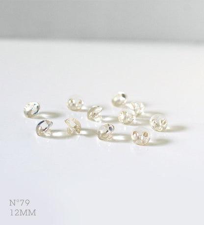 No.79 | Boutons identiques vintages en plastique transparent à peine jaune 12 mm | Lot de 11