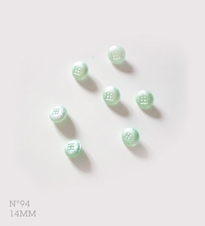 No.94 | Boutons identiques vintages en verre, menthe pastel nacré 14 mm | Lot de 7