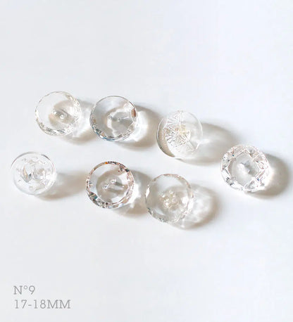 No.9_ 7 boutons vintages variés en verre transparent 17-18 mm