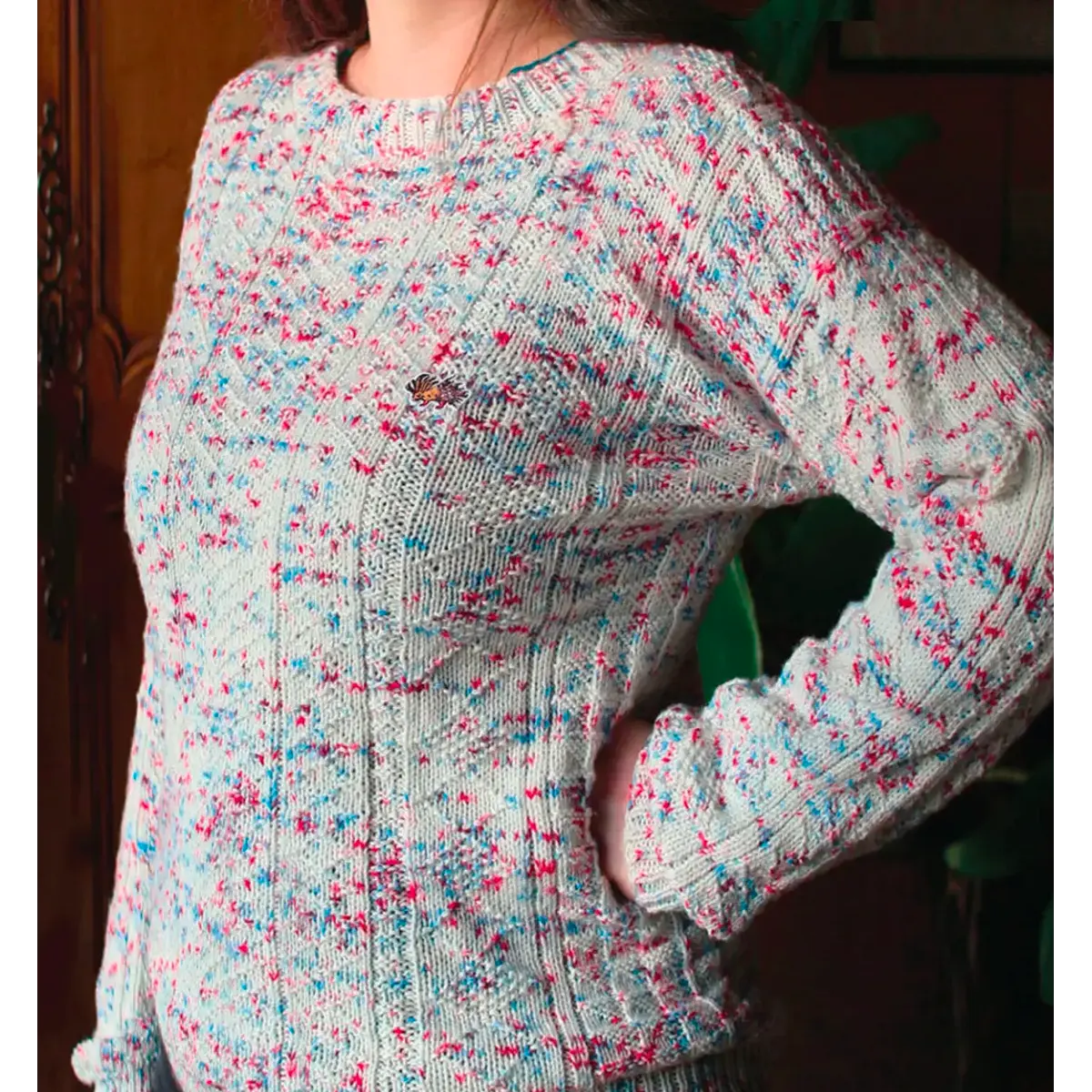 Booklet Kit No.19: "Groomed Snow" unisex guernsey-style fisherman Sweater, PDF pattern + yarn + embroidered aatch
