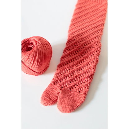 Booklet Kit No.1: Diagonal pattern Tabi style summer socks, printed pattern + yarn + pouch