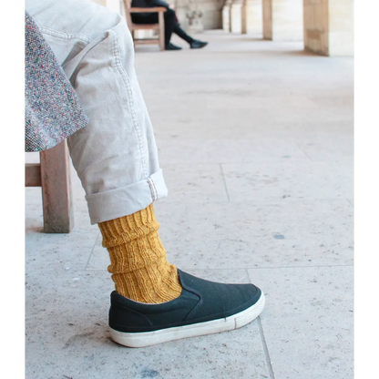 Booklet Kit No.3: 3 kinds of socks for everyday use with wool in vegetable dyeing, PDF pattern + yarn + pouch