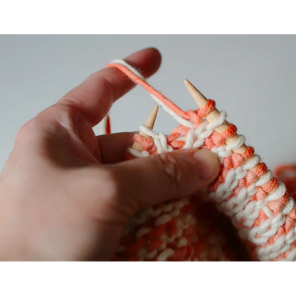 Booklet Kit No.6: Bi-color snood “Mosaic” in thick naturally hand-dyed wool, printed pattern + yarn