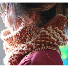 Booklet Kit No.6: Bi-color snood “Mosaic” in thick naturally hand-dyed wool, printed pattern + yarn