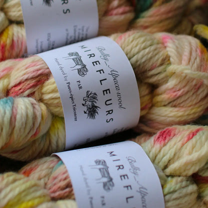 Bulky alpaca wool yarn, ideal for chunky knits