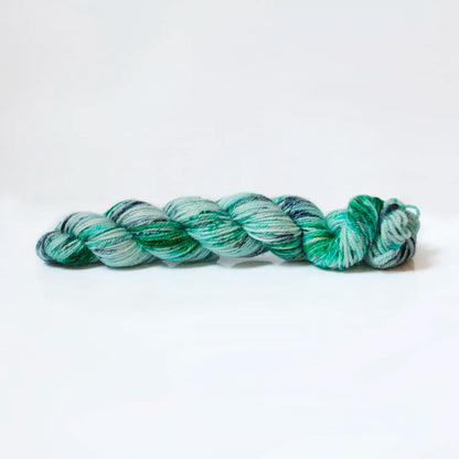 "Mirefleurs" - Fingering - 25g mini skeins - solid color - Superwash Merino, hand-dyed