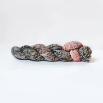 "Mirefleurs" - Fingering - 25g mini skeins - solid color - Superwash Merino, hand-dyed