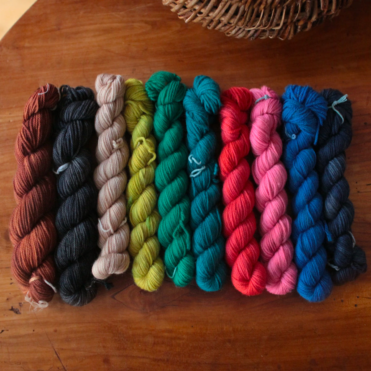 "Mirefleurs" - fingering - mini écheveaux de 25g - couleur unie - Superwash Mérino, teinture à la main