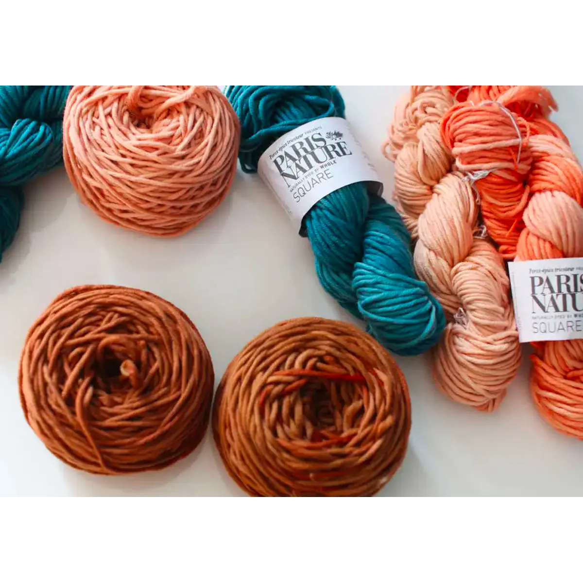 "Paris Nature" - Square (thick wool) in Superwashable vegetable dye