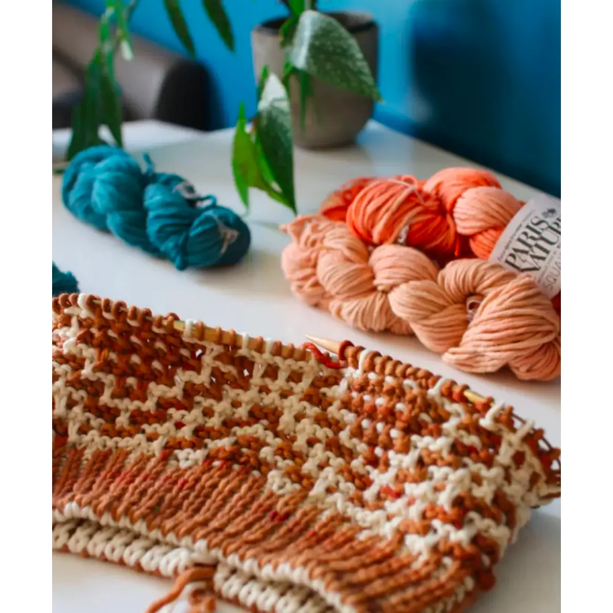 "Paris Nature" - Square (thick wool) in Superwashable vegetable dye