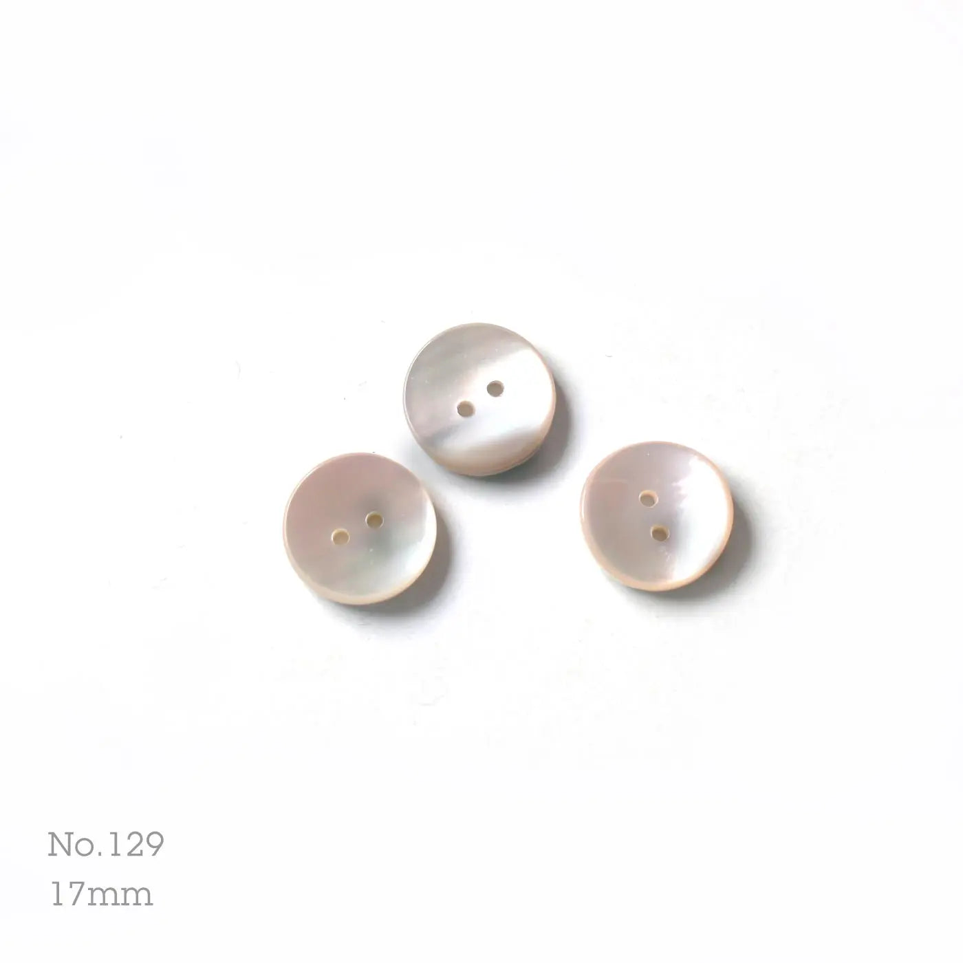 No.129 | Vintage mother-of-pearl buttons, 17 mm | Set of 3
