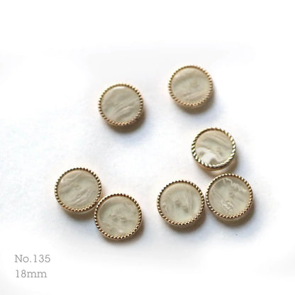 Bouton n°135, style minimaliste
