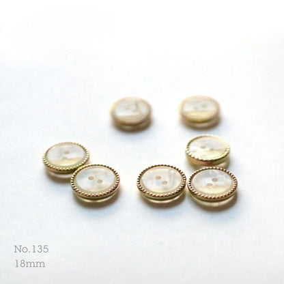 No.135 | Boutons vintages en plastique et metal, 18 mm | Lot de 7