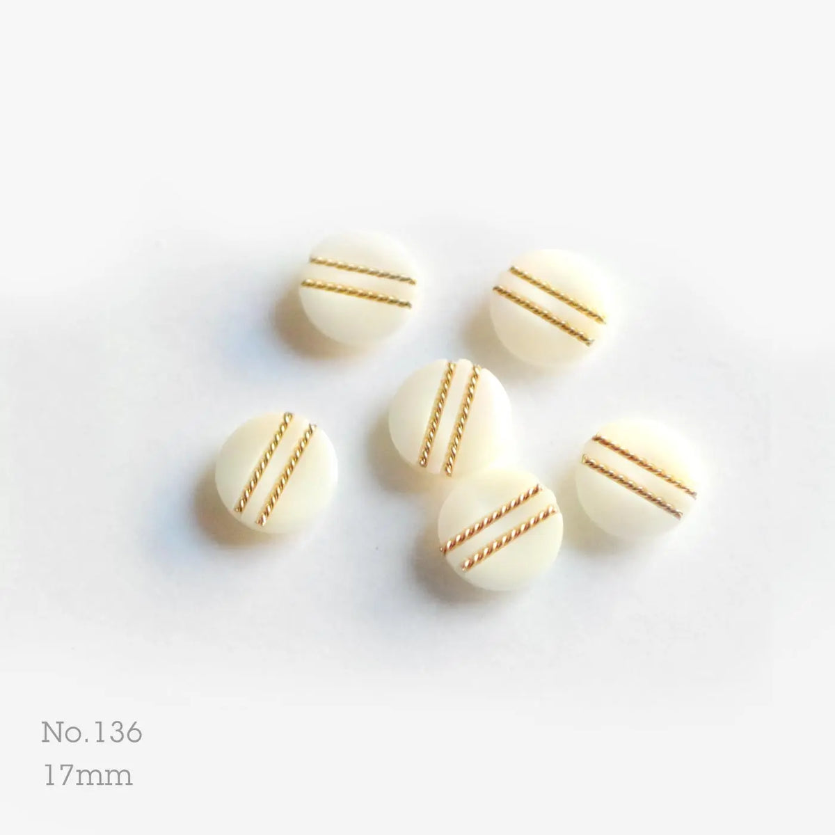 Bouton n°136, coloris vif