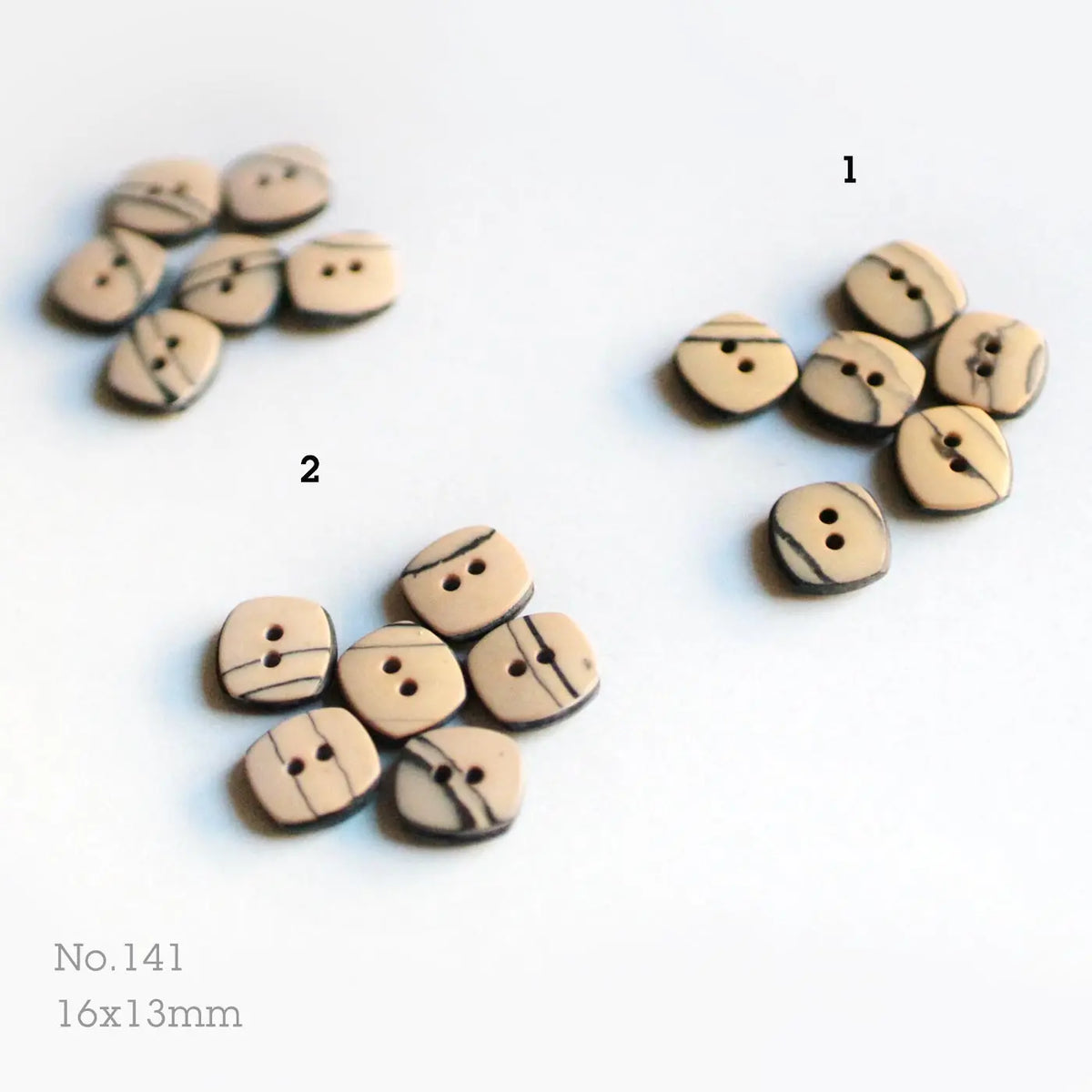 No.141_ ヴィンテージプラスチックボタン 16x13mm | 6個セット