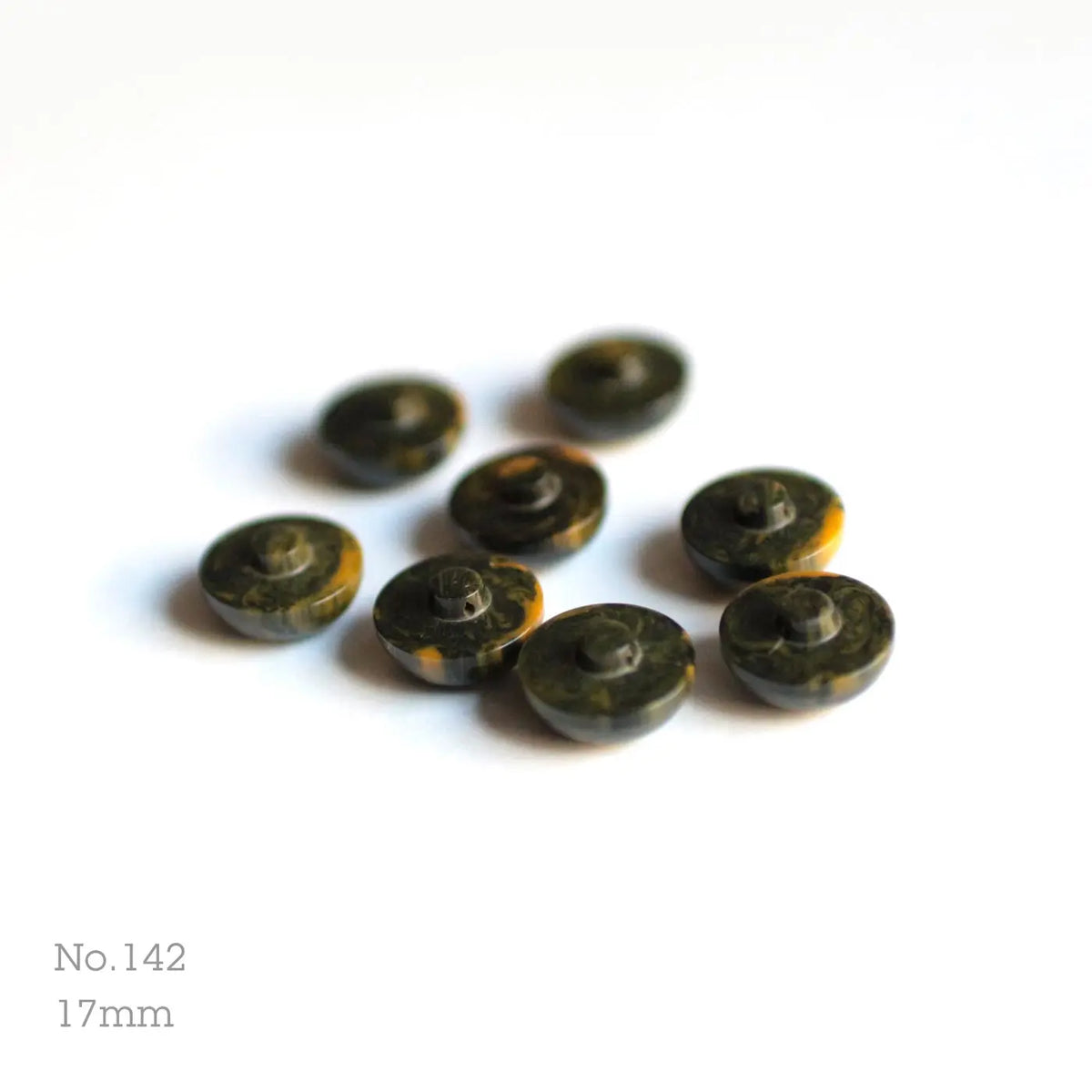 Bouton n°142, pour finitions couture