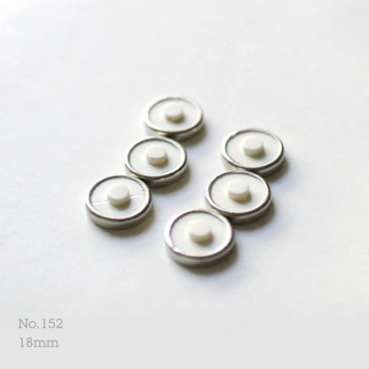 No.152 | Boutons vintages en plastique et métal, 18 mm | Lot de 6