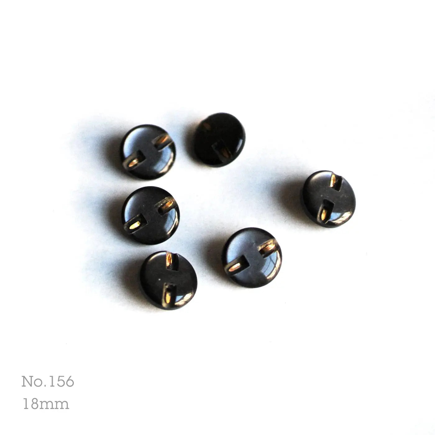 No.156 | Boutons vintages en plastique et métal, 18 mm | Lot de 6