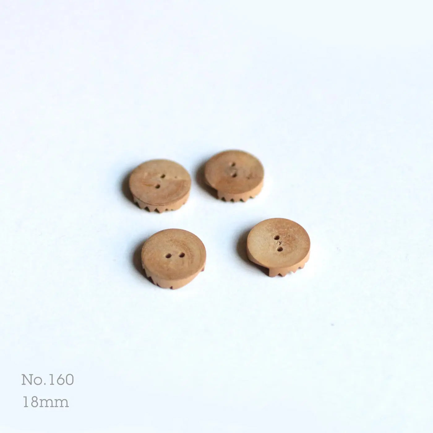 Bouton n°160, vue de face