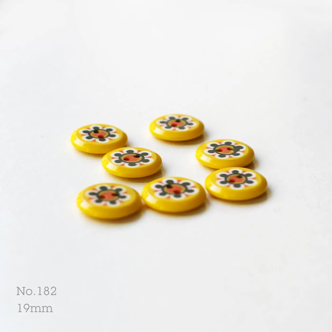 No.182 | Boutons vintages en plastique, 19 mm | Lot de 7