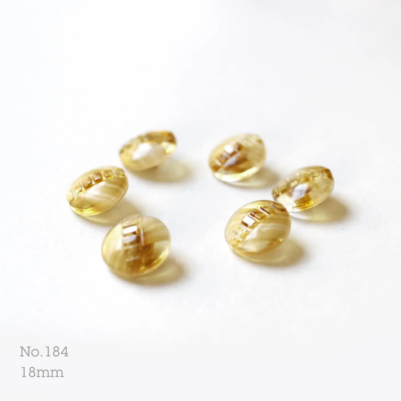 No.184 | Boutons vintages identique en verre beige, blanc et transparent 18 mm | Lot de 6