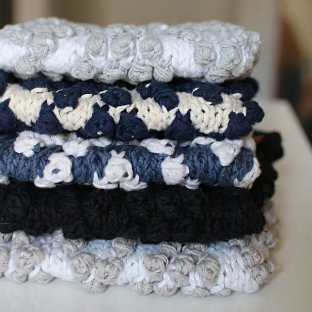Basic Polka Dot Pouch in Cotton-Linen
